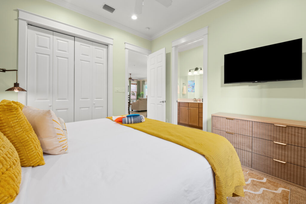 Bedroom 2 with TV
